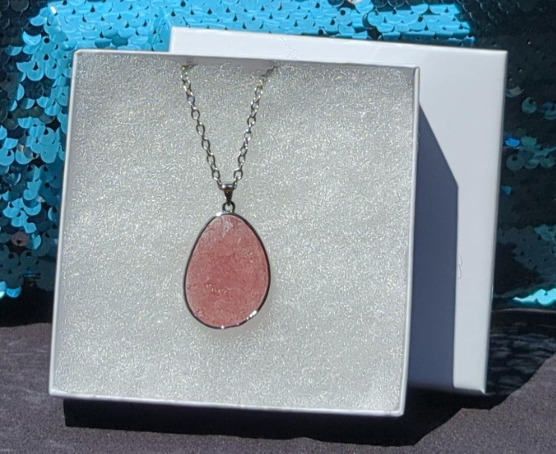 Strawberry quartz pendant necklace