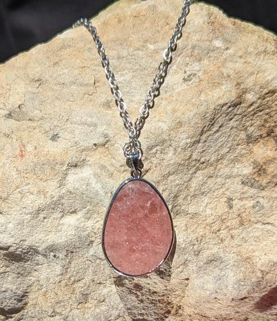 Strawberry quartz pendant necklace
